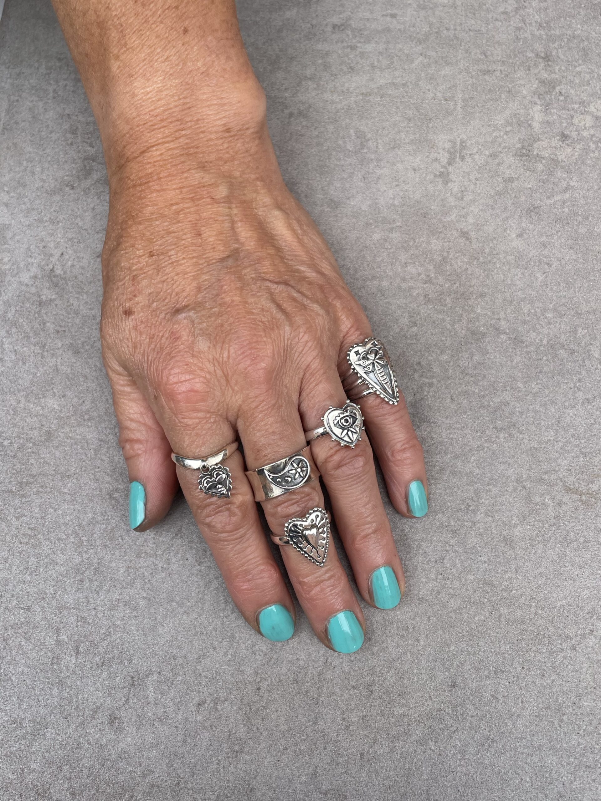 Paisley pattern concave ring - Image 2